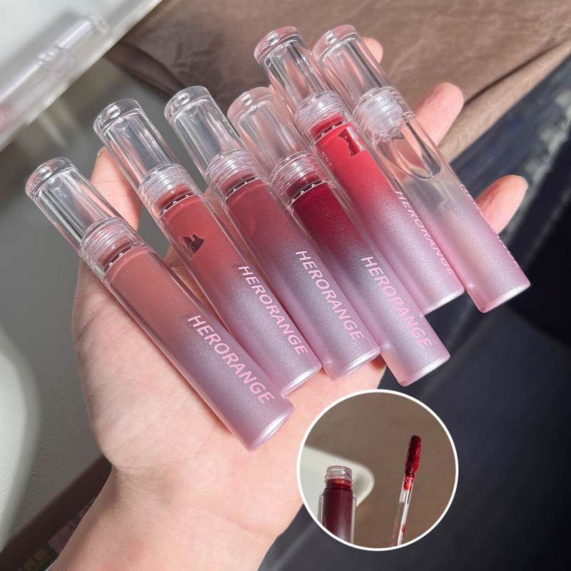 Brillo de labios con color natural